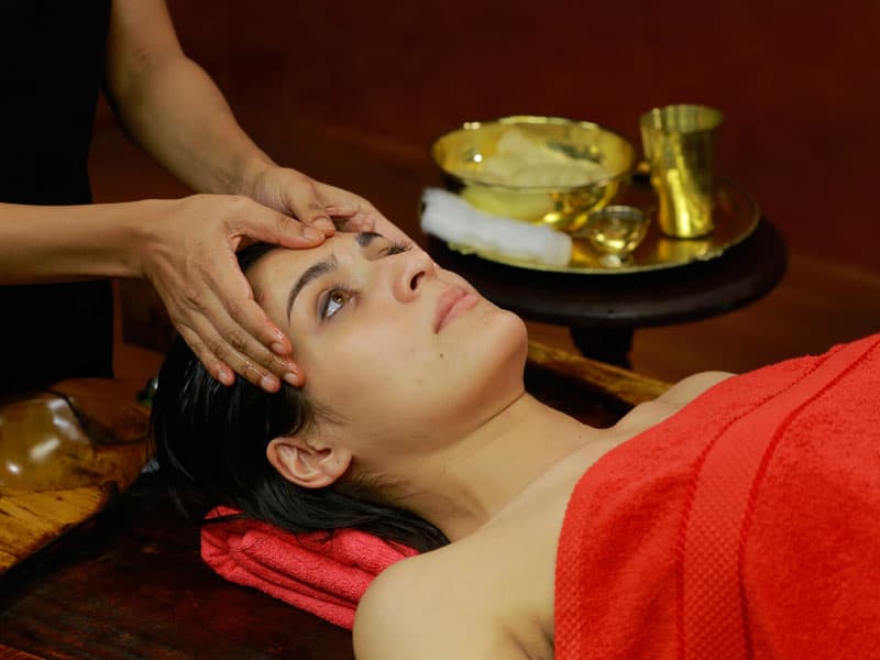 SHIRO ABHYANGA (INDIAN HEAD MASSAGE)